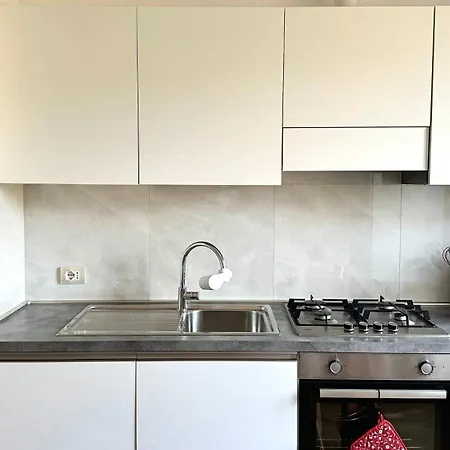 A39 - Ancona, Comodo Trilocale In Centro Storico Ancona