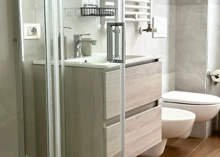 A39 - Ancona, Comodo Trilocale In Centro Storico Ancona