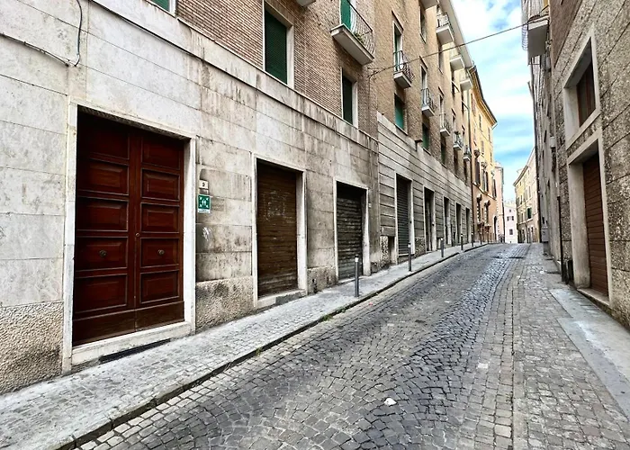 Appartamento A39 - Ancona, Comodo Trilocale In Centro Storico Ancona